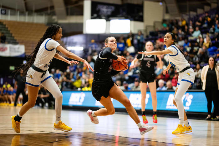 Jefferson Willamette 6A Oregon girls basketball quarterfinal 2024 Naji Saker-52